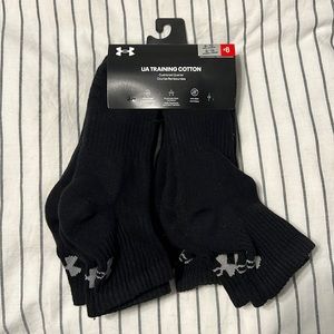 Under Armor Medium Height Socks